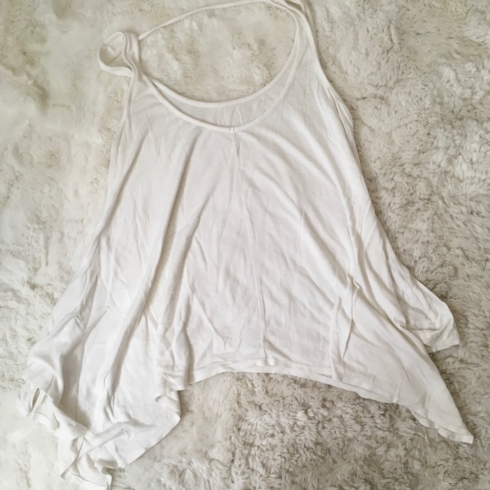 SUPER CUTE FLOWY WHITE TOP